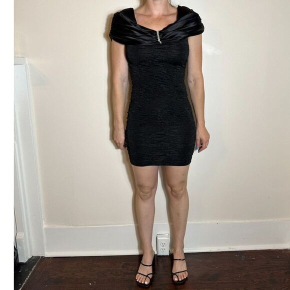Vintage Elegant Black Mini Dress Size Small - Picture 2 of 7